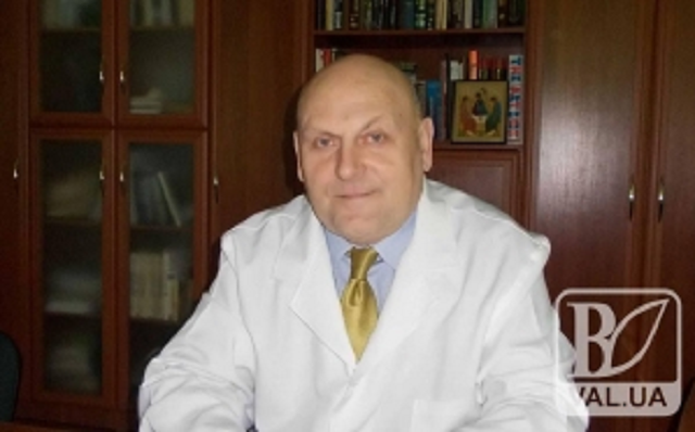 У Чернiговi раптово на зупинцi помер головний нарколог областi