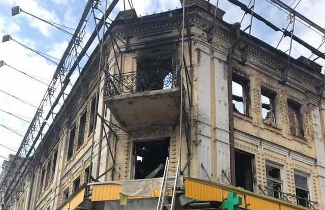 В центре Киева снова горел бывший гастроном