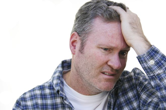 В украинцев стали требовать зарплатные справки при проведении денежных переводов