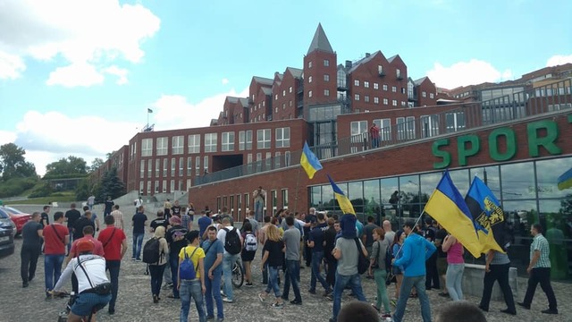 В Днепре «Автомайдан» приехал к дому Филатова из-за назначения экс-беркутовца