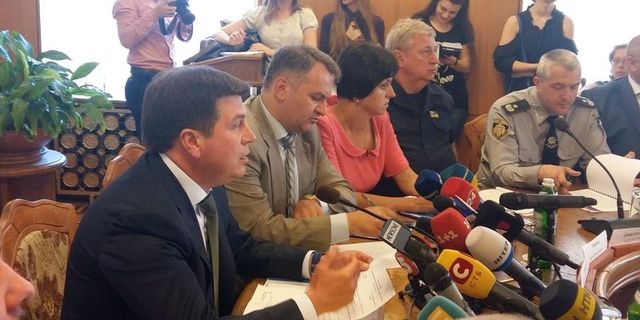 Зубко отчитался о ситуации с вывозом мусора из Львова