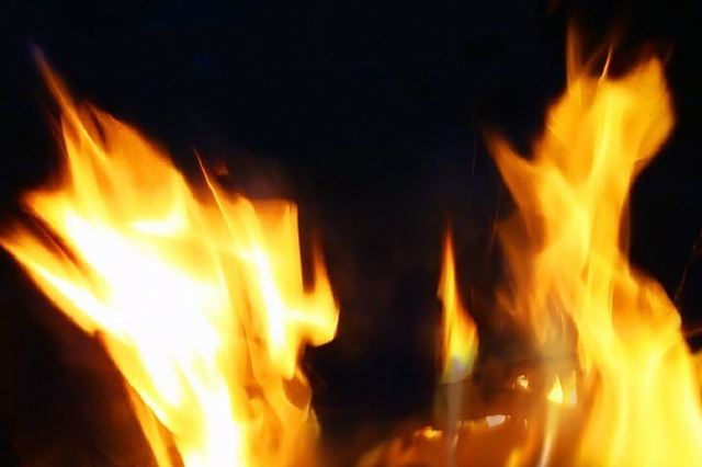 В Киеве произошел масштабный пожар, очевидцы говорят о хлопке перед возгоранием