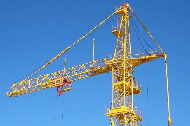 Во Львове упал строительный кран