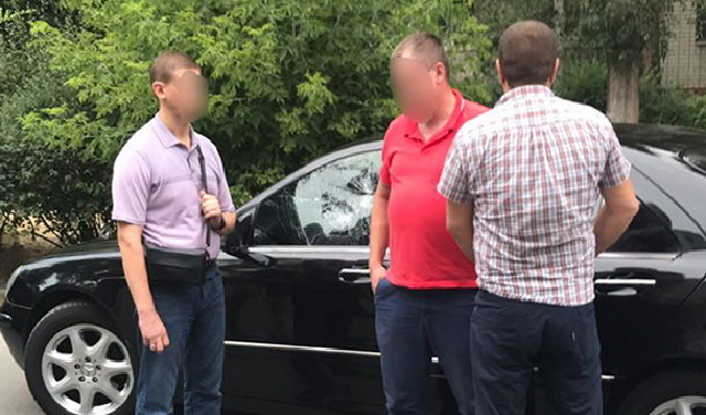 Майор полиции "погорел" на взятке в Днепропетровской области