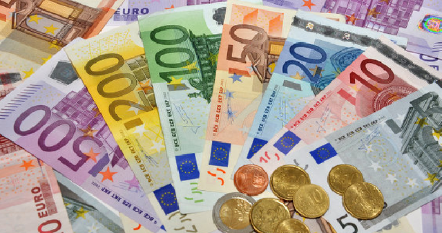 Украинский налоговик тайно ввез в Словакию 160 тысяч евро