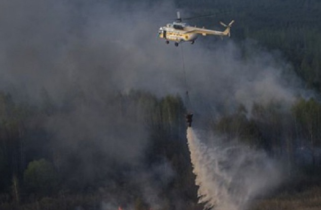 При тушении пожара в Чернобыльской зоне авиация сбросила 140 тонн воды