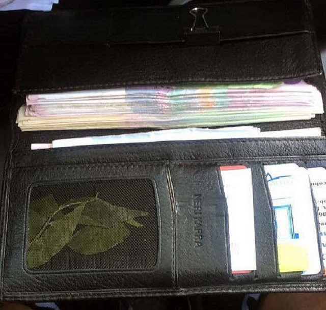 В Киеве "гастролеры" украли из машины деньги на лечение ребенка