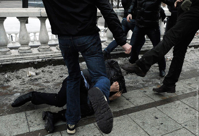 Российские туристы скандально "отличились" на популярном курорте: появилось видео