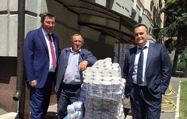 Дали депутатам проср*ться: у Луценко посмешили необычным фото