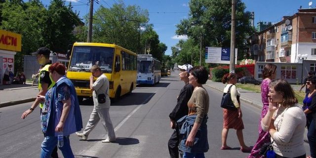 В Полтаве жители многоэтажки перекрыли трассу из-за отсутствия газа