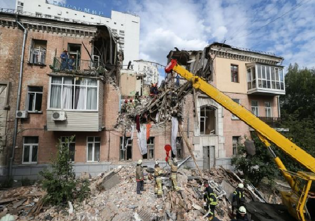 Умерла женщина, пострадавшая при взрыве дома в Киеве