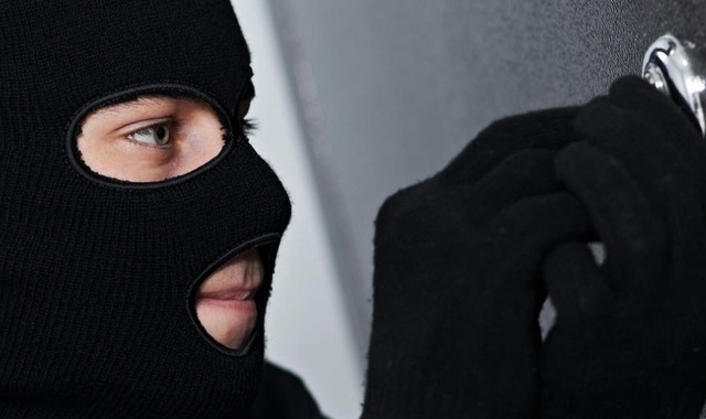 Одесситы скрутили квартирного вора: сообщение в его телефоне их шокировало