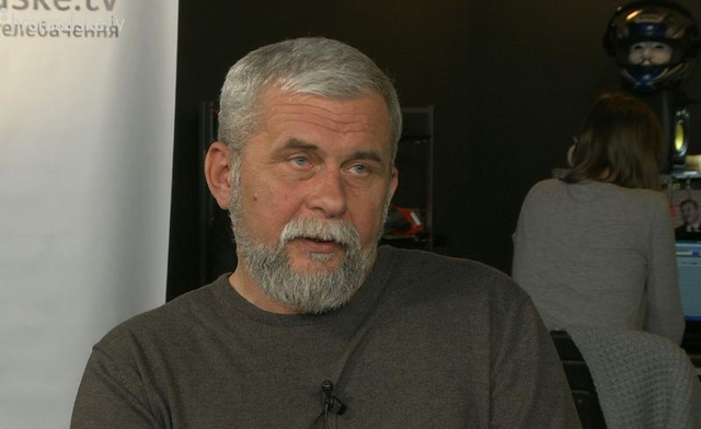 Мы так настойчиво дискредитируем институты власти, что кажется, будто мы уничтожаем Украину – журналист