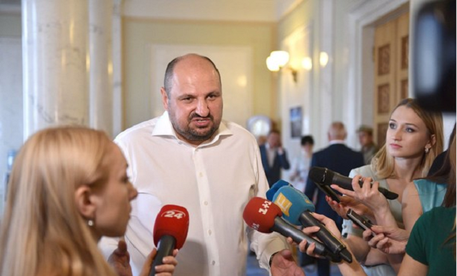 Луценко заявил, что в четверг лично вручит подозрения Розенблату и Полякову