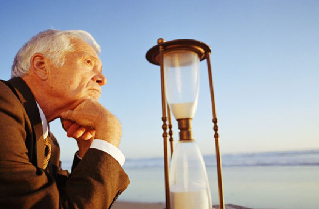 Как страховой стаж повлияет на возраст выхода на пенсию