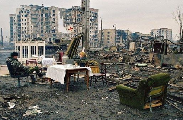 Россиян "ткнули носом" в знаковое военное фото