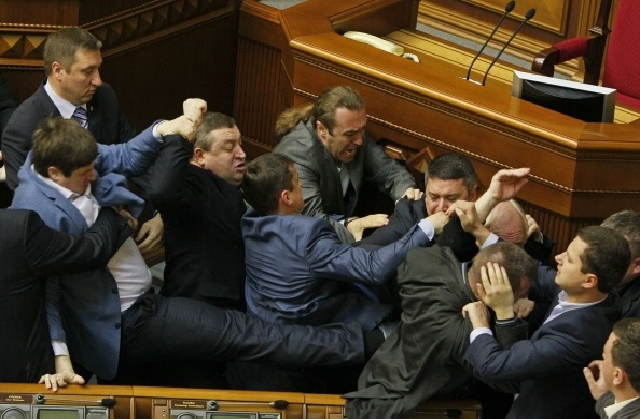 В Раде собрали 150 подписей для отмены депутатской неприкосновенности