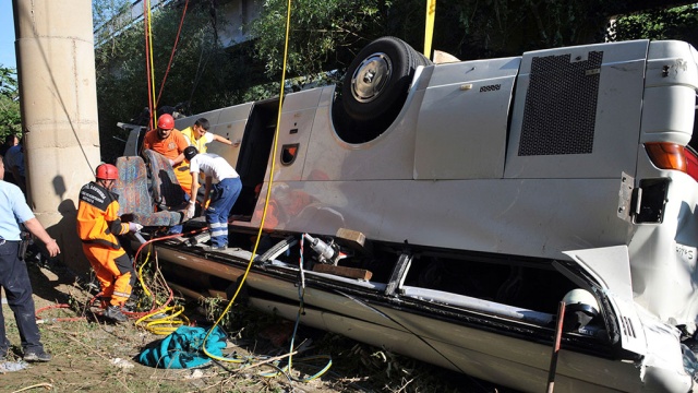 В Турции перевернулся автобус с детьми: десятки жертв