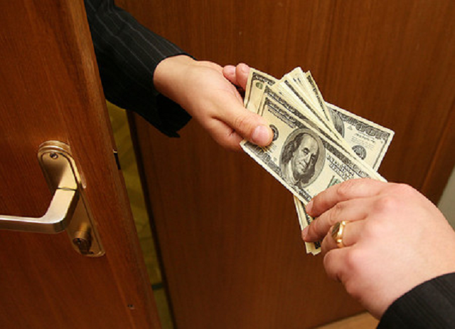 В Украине одни коррупционеры руками других расправляются с третьими — Касьянов