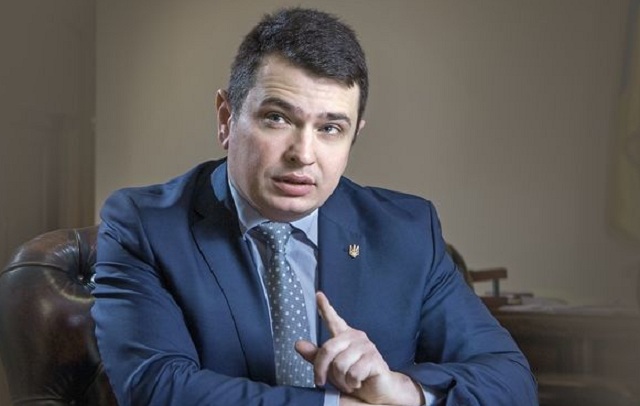 Директор НАБУ Сытник получил в июле 131 тысячу гривен зарплаты