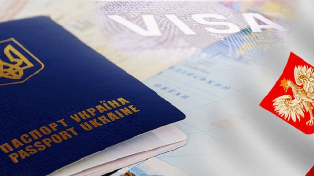 Зарплаты украинцев в Польше выросли вдвое