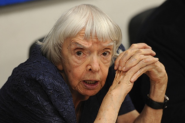 "Не оскорбляйте меня!" Алексеева отреагировала на видео с поцелуем рук Путина