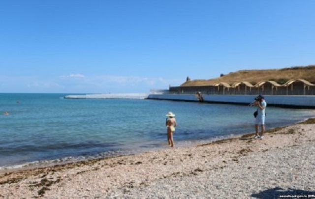 Новости Крымнаша. "Чем меньше следов интеллекта, тем больше футболок с путиным"