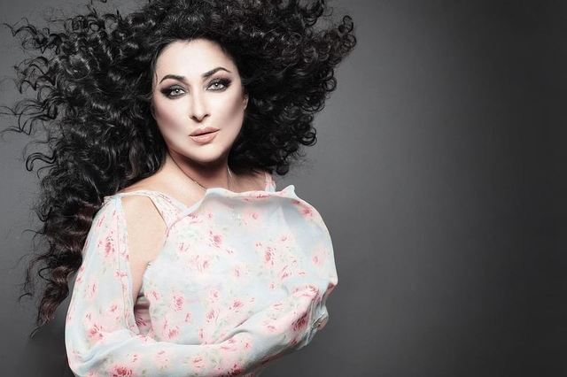 "Я тебе кохаю і скучила": Лолита в Латвии призналась в любви Украине