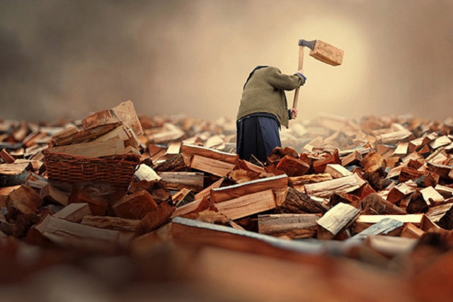 У киевлян начали массово отбирать субсидии за долги по коммуналке