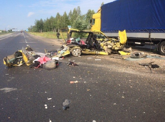 Ужасное ДТП на трассе Киев – Чоп: автомобиль разлетелся на части