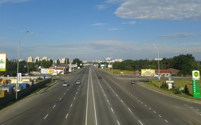 Дорожники частично перекрыли один выезд из Киева