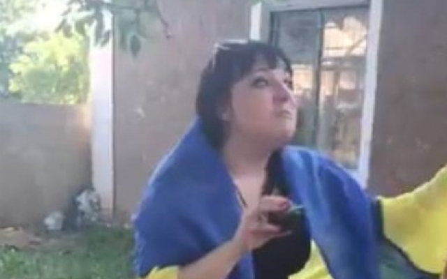 Лидер Херсонской Самообороны пыталась порвать флаг?