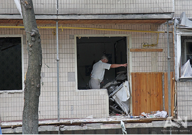Взрыв в киевской многоэтажке повредил 8 квартир и убил 67 летнюю женщину
