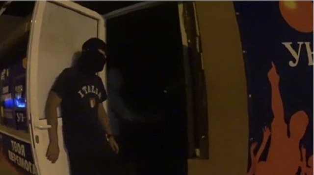 В Мариуполе националисты разгромили заведение с игральными автоматами