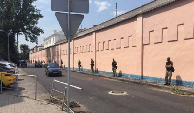 Полицейские нашли мошенников, которые от имени ПриватБанка и Ощадбанка обманывали людей