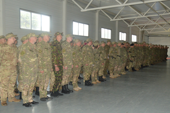 Глава Нацполиции поднял по тревоге полк "Миротворец" под Киевом