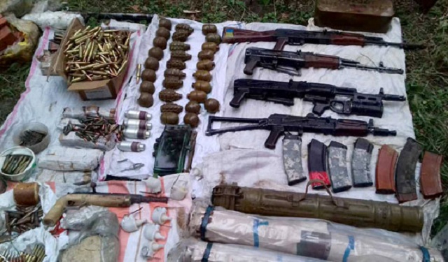 ФСБ расследует хищения и контрабанду оружия на оккупированном Донбассе, - разведка