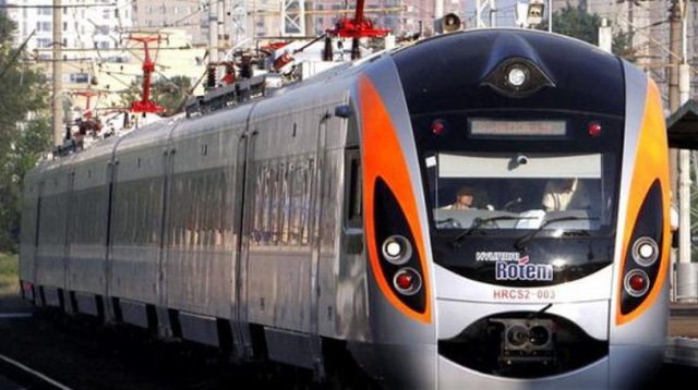 Полиция рассказала свою версию по поводу столкновения "Интерсити" и авто