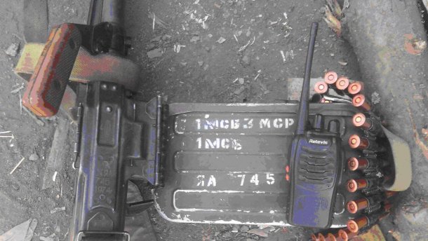 Бойцы показали трофеи, которые отвоевали в бою с террористами