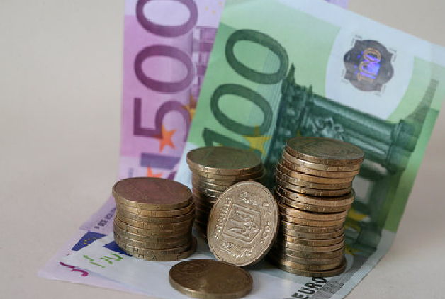 Почему евро в Украине рекордно взлетел: эксперты назвали причины и дали прогноз