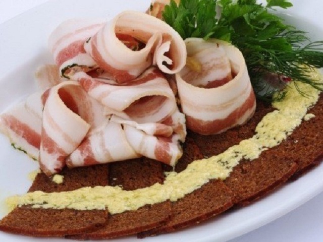 Экспорт украинского сала в Россию упал на 98% за год