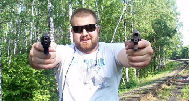 Пьяный десантник, который ударил российского пропагандиста, оказался любителем веры и царя