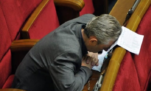 Нардепам в июле выплатили 15 млн грн