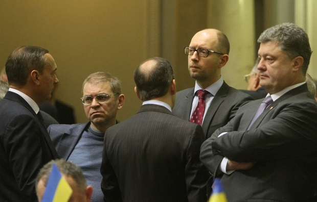 Кто прячется от НАБУ за "стеной Яценюка"