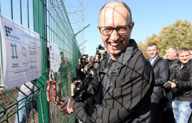 Проект "Стена" не свернут, там еще можно разворовать огромные деньги – нардеп