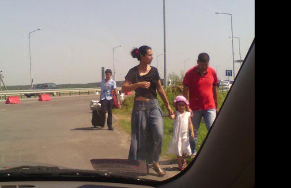 Порошенко сказал без виз!: на Львовщине ромы «штурмовали» границу