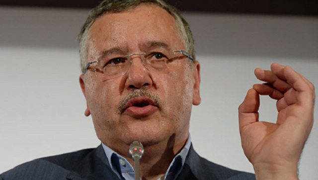 Гриценко: Саакашвили намекнул мне, что на Порошенка есть серьезный компромат