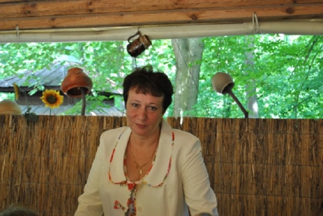 В Пирогові продовжують знищувати музейні експонати та калічити працівників