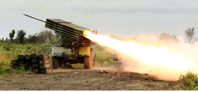 Осторожно, дети: появились фото, как боевики маскируют "Грады" на Донбассе