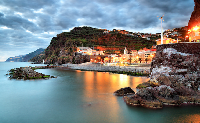 На религиозном фестивале на Мадейре упавшее дерево унесло 13 жизней